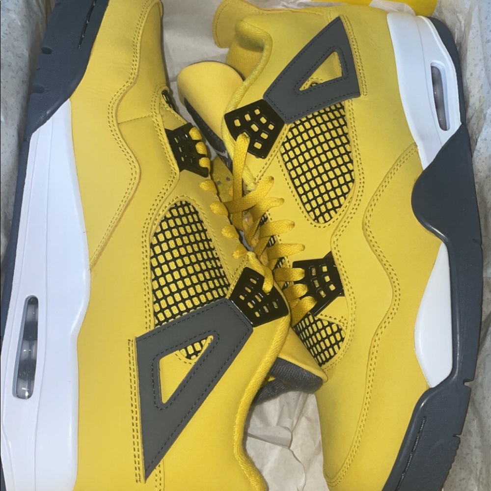 Air Jordan 4s Lighting